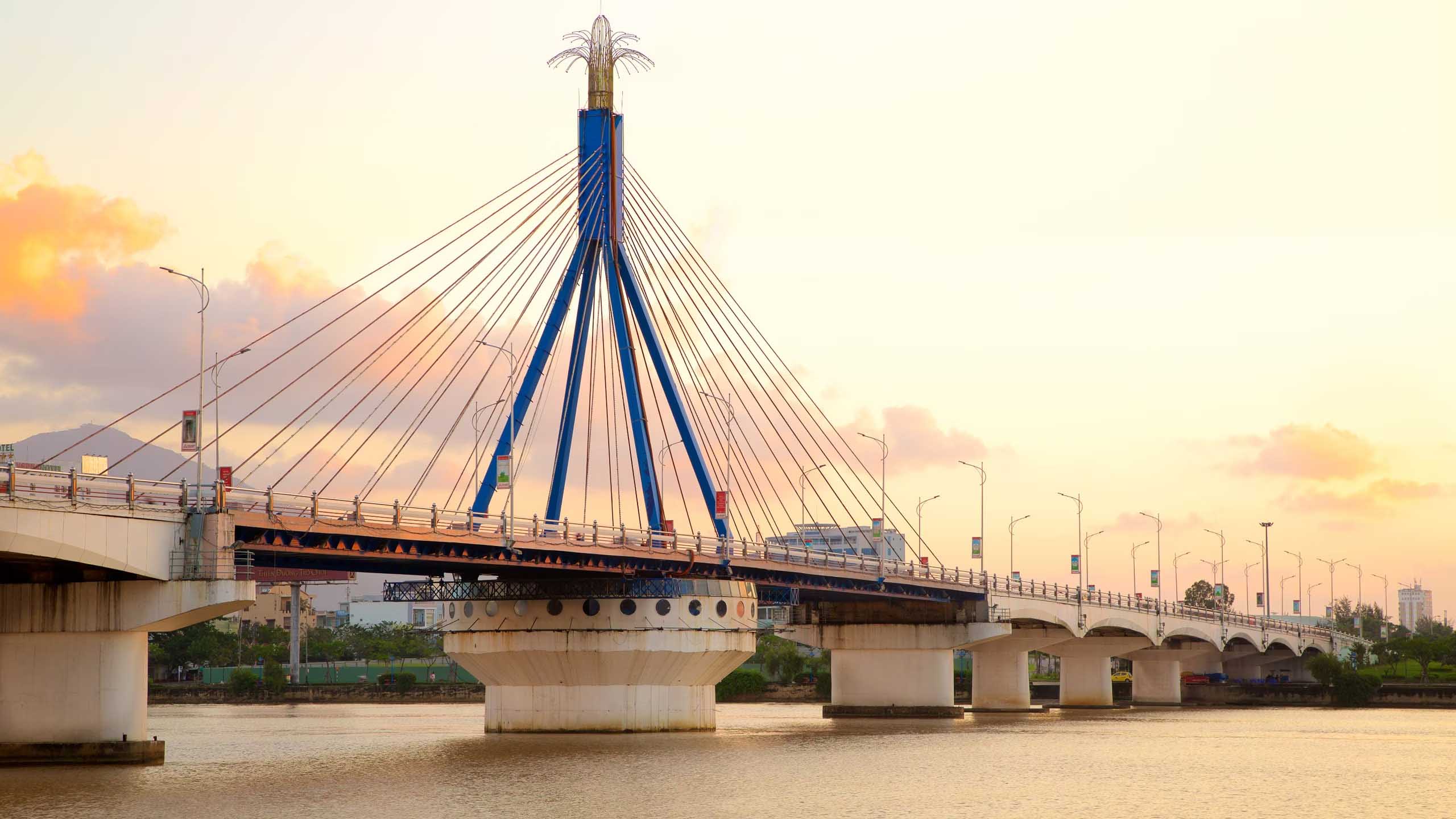 Han River Bridge in Da Nang